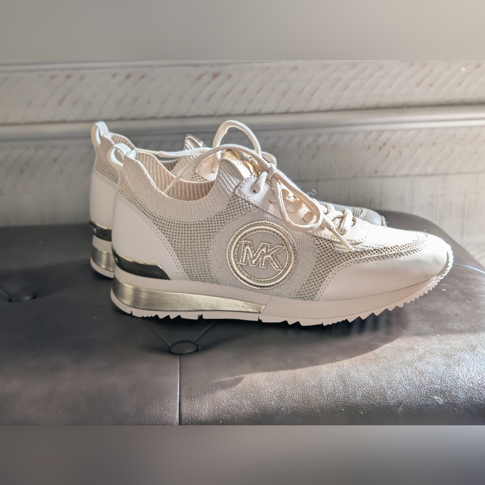 Michael Kors Ivory & Gold Metallic Logo Stretch Trainers Sneakers 7.5 EUC